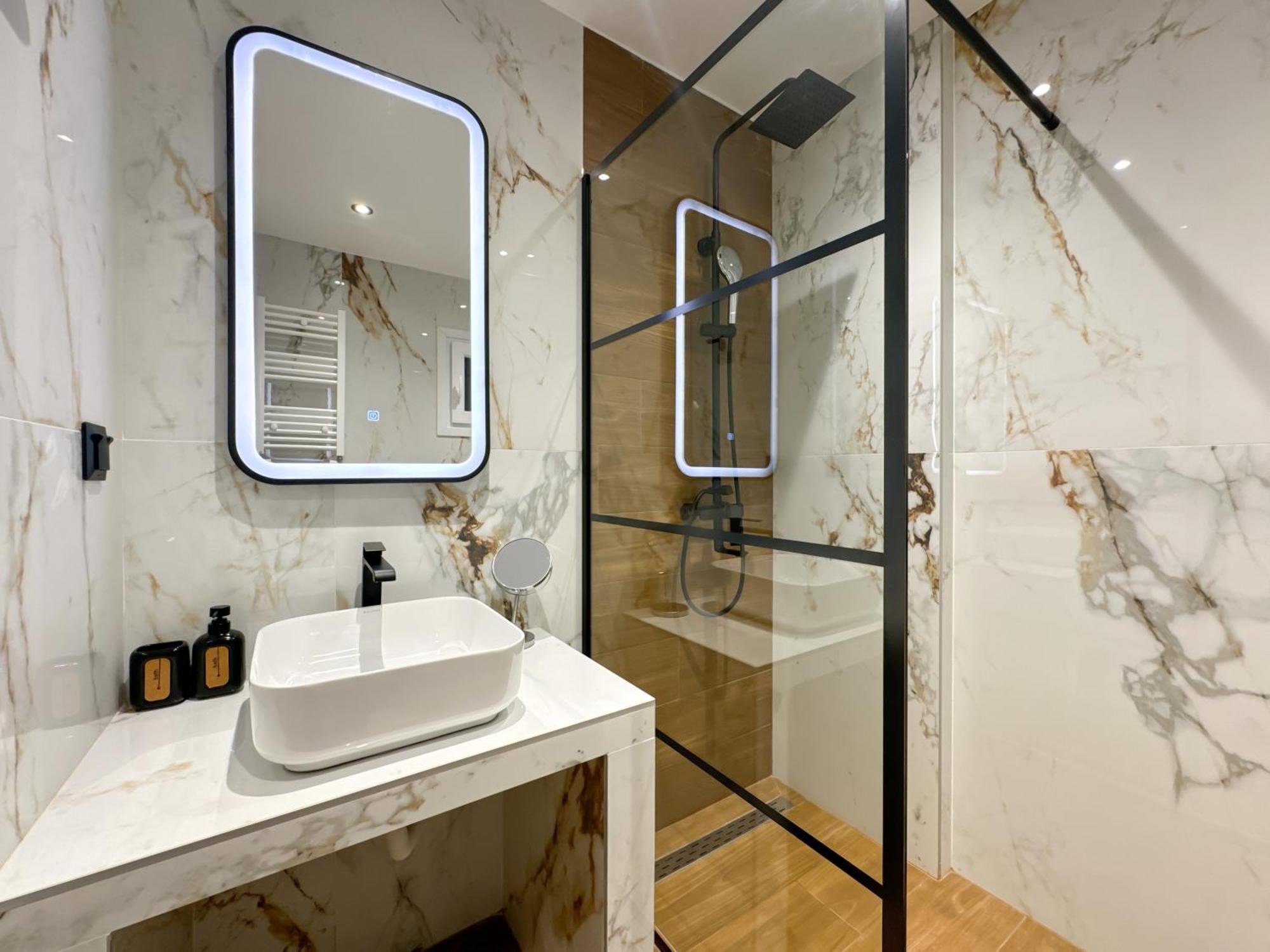 Luxury Downtown Apartment D1 Salonicco Esterno foto